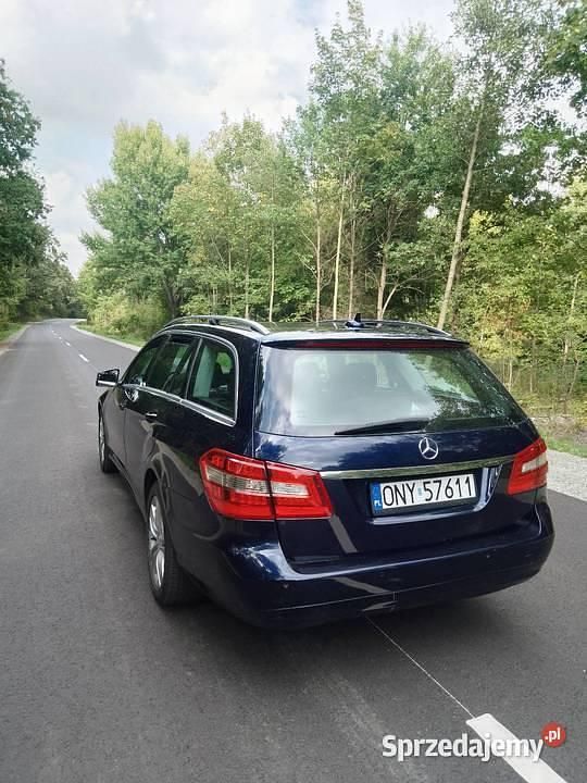 Używany 2012 Mercedes E200 Kombi | 30 750 zł (Super Cena) - Obraz 1/4