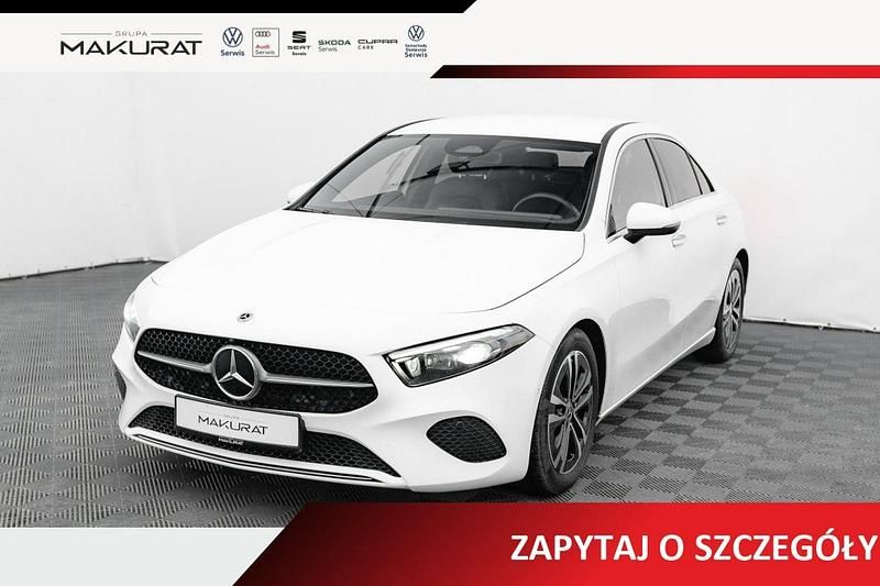 Biały (metalik) Używany 2023 Mercedes A200 Sedan/Limuzyna | 129 850 zł (Uczciwa cena) - Obraz 1/4