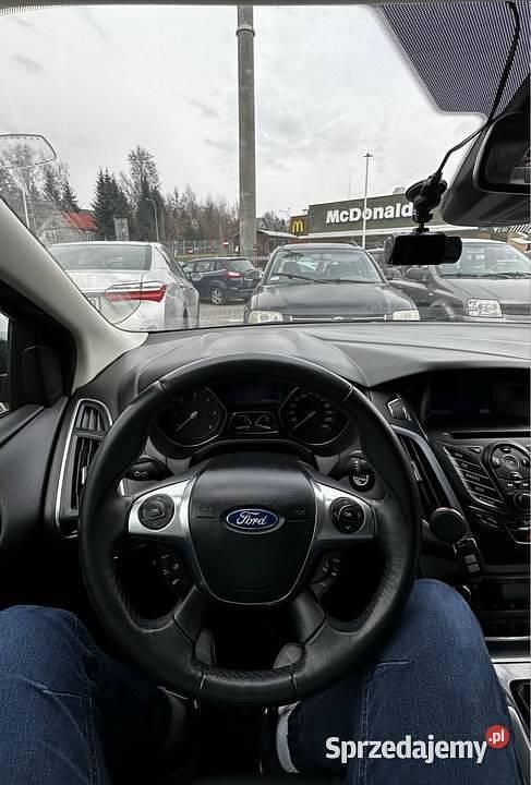 Używany Ford Focus Titanium 2011 Czarny Hatchback