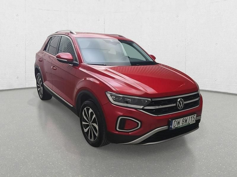 Czerwony Używany 2023 VW T-Roc SUV | 96 700 zł (Dobra cena) - Obraz 1/4