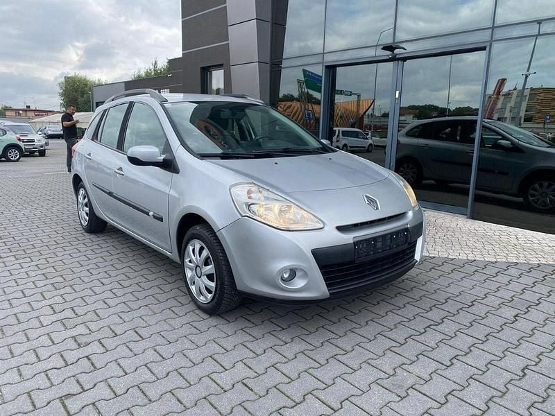 Używany Renault Clio GrandTour 75 KM (55 kW) 2010 Srebrny Kombi