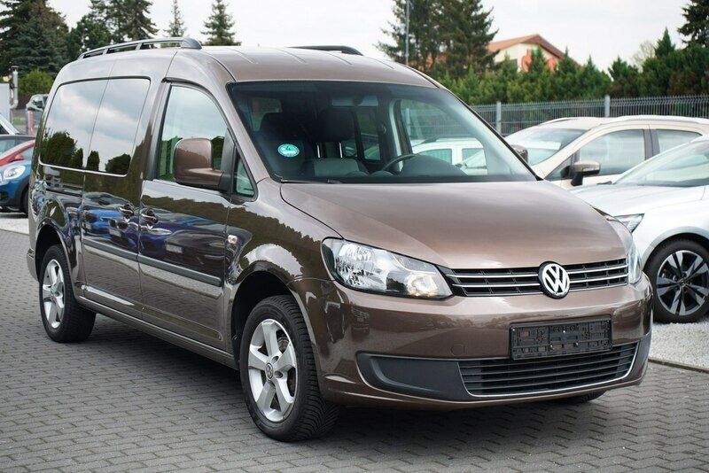 Używany VW Caddy 102 KM (75 kW) 2012 Brązowy (metalik) Minivan