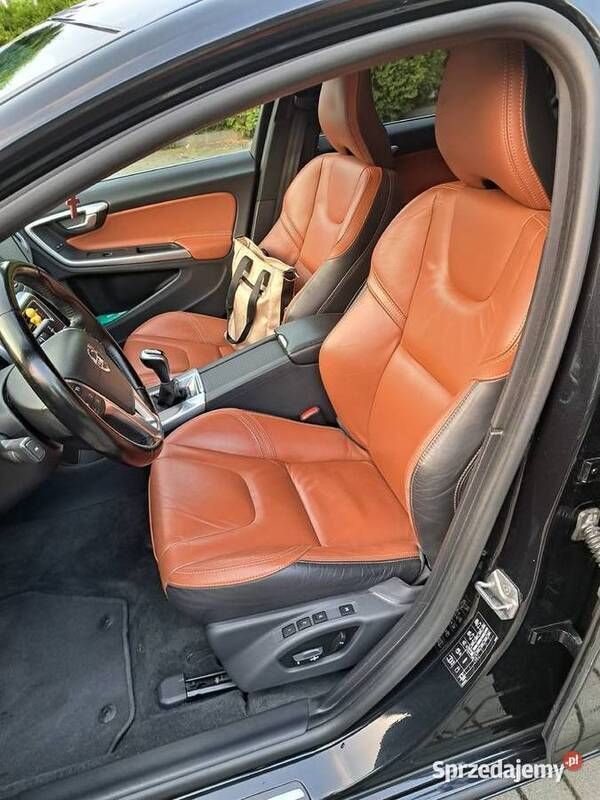 Używany Volvo S60 2014 Czarny Sedan/Limuzyna