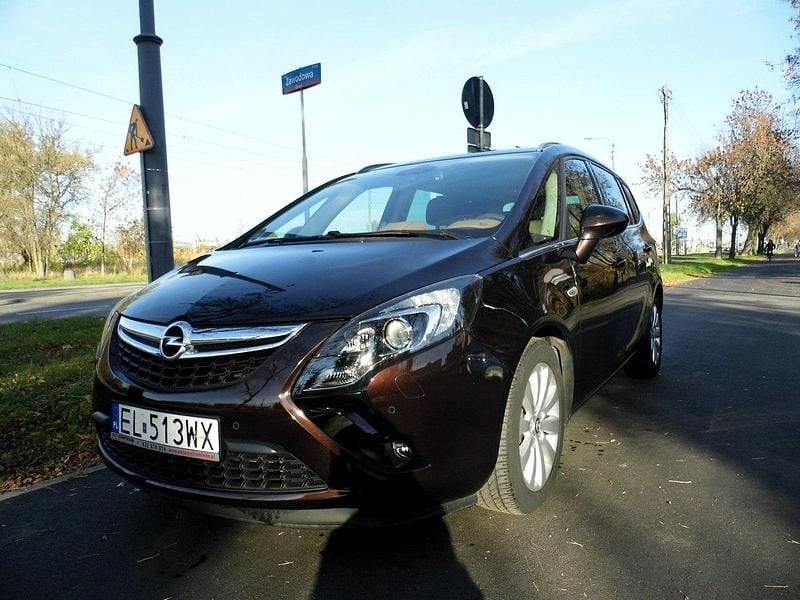 Brązowy Używany 2016 Opel Zafira Kombi | 42 900 zł (Uczciwa cena) - Obraz 1/4