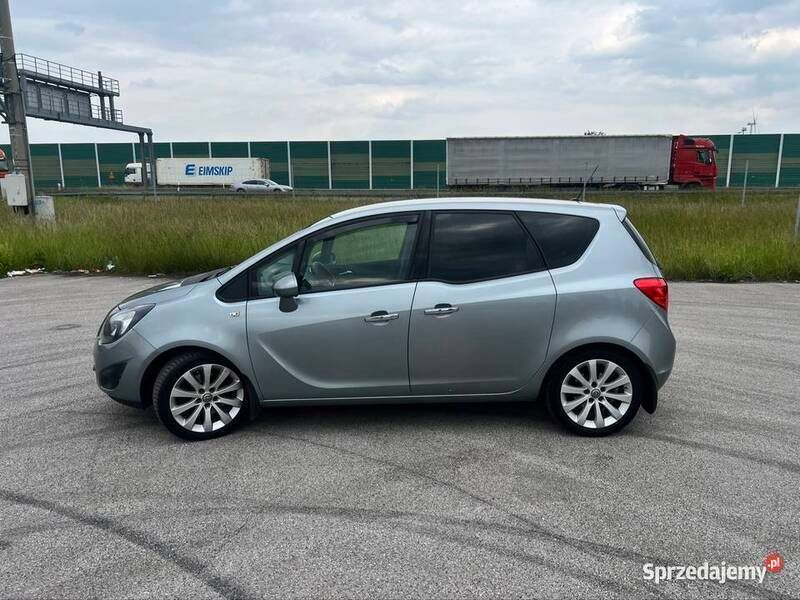 Zielony Używany 2012 Opel Meriva Minivan | 22 000 zł (Uczciwa cena) - Obraz 1/4