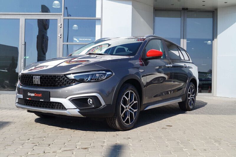 Szary colosseo Używany 2023 Fiat Tipo Red Hatchback | 102 540 zł - Obraz 1/4