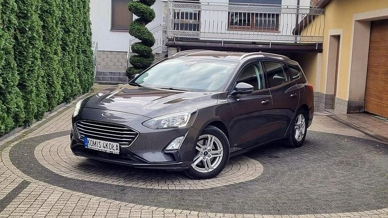Szary (metalik) Używany 2020 Ford Focus Kombi | 48 900 zł (Uczciwa cena) - Obraz 1/4