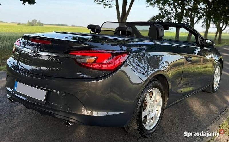 Używany Opel Cascada 2013 Grafitowy Kabriolet