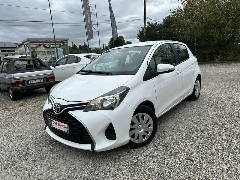 Biały Używany 2015 Toyota Yaris Hatchback | 17 900 zł - Obraz 1/4