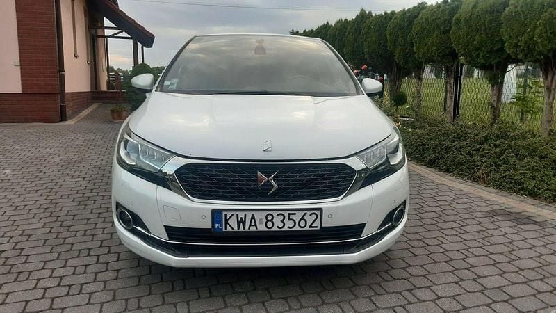Biały Używany 2015 DS Automobiles DS4 Sport Chic Hatchback | 34 900 zł - Obraz 1/4