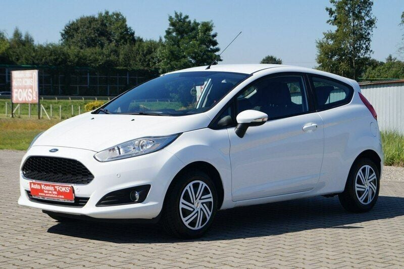 Biały Używany 2017 Ford Fiesta Hatchback | 29 900 zł (Uczciwa cena) - Obraz 1/4