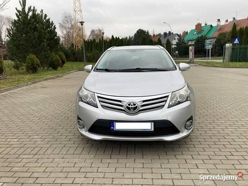 Srebrny Używany 2012 Toyota Avensis | 36 900 zł (Uczciwa cena) - Obraz 1/4