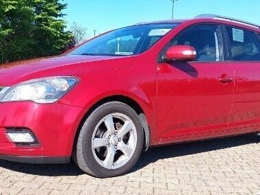 Bordowy Używany 2010 Kia Ceed 2 Kombi | 15 800 zł (Uczciwa cena) - Obraz 1/4