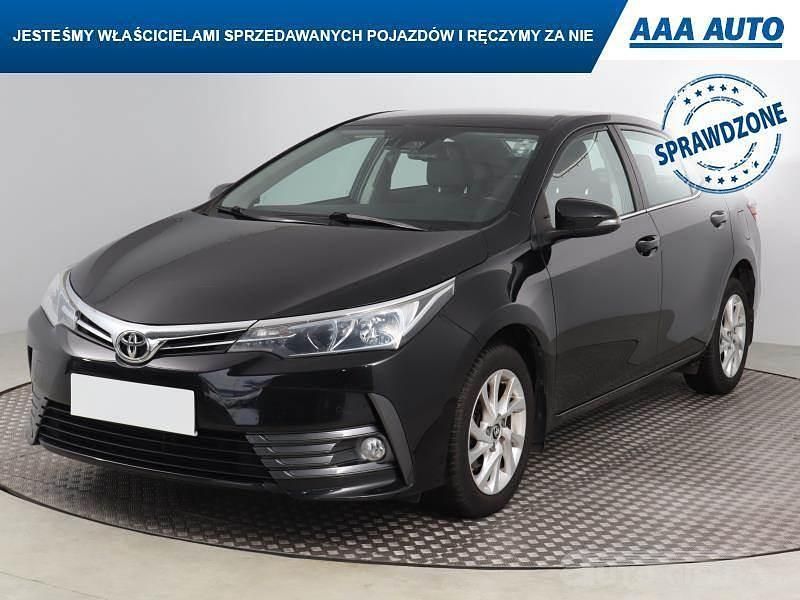 Używany Toyota Corolla 132 KM (97 kW) 2018 Czarny