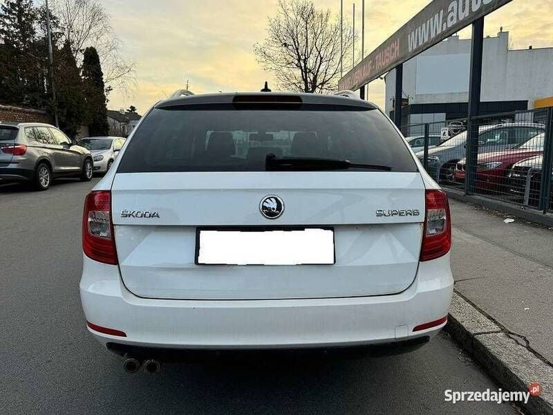 Używany 2015 Skoda Superb Kombi | 38 000 zł (Super Cena) - Obraz 1/4