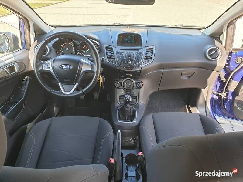 Używany Ford Fiesta 2014 Granatowy Hatchback