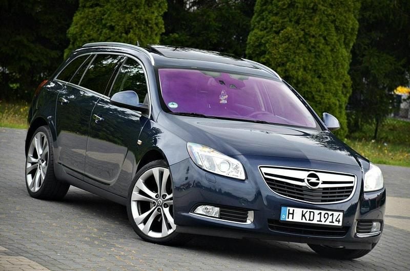 Używany Opel Insignia Cosmo 160 KM (117 kW) 2013 Niebieski (metalik, perła) Kombi