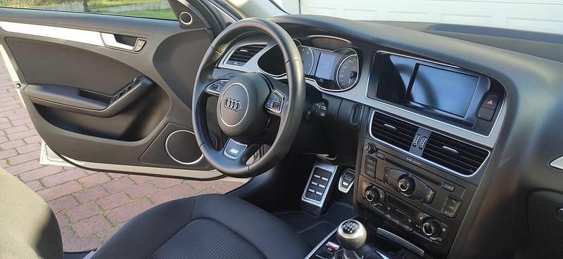 Srebrny Używany 2008 Audi A4 Sedan/Limuzyna | 23 000 zł (Uczciwa cena) - Obraz 1/4