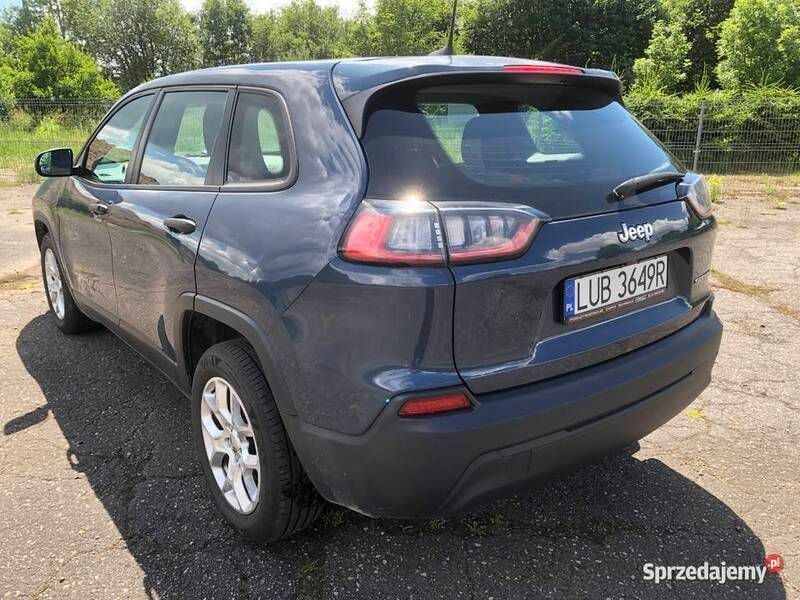 Używany Jeep Cherokee Sport 180 KM (132 kW) 2019 Niebieski SUV