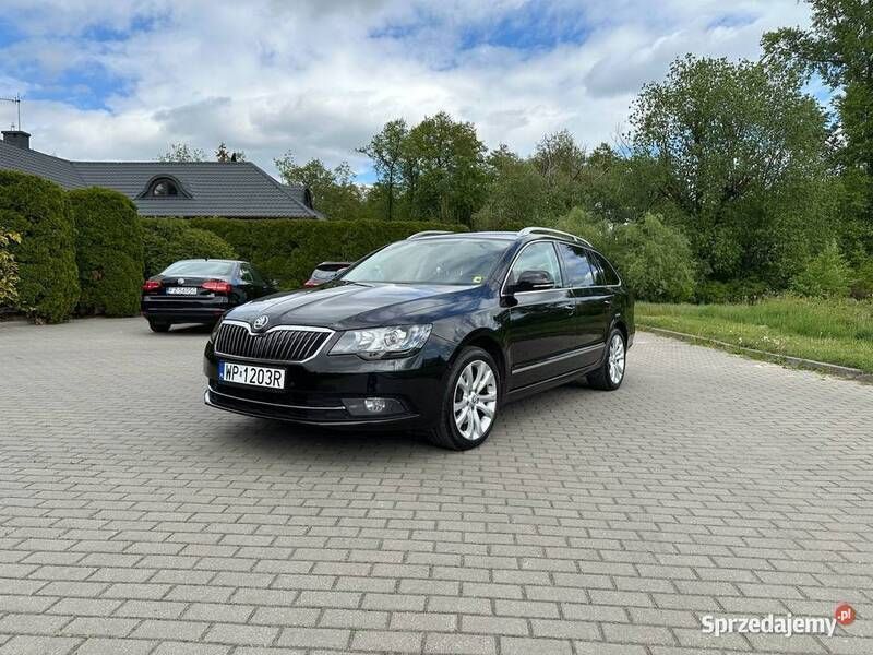 Czarny Używany 2014 Skoda Superb Kombi | 39 000 zł (Uczciwa cena) - Obraz 1/4