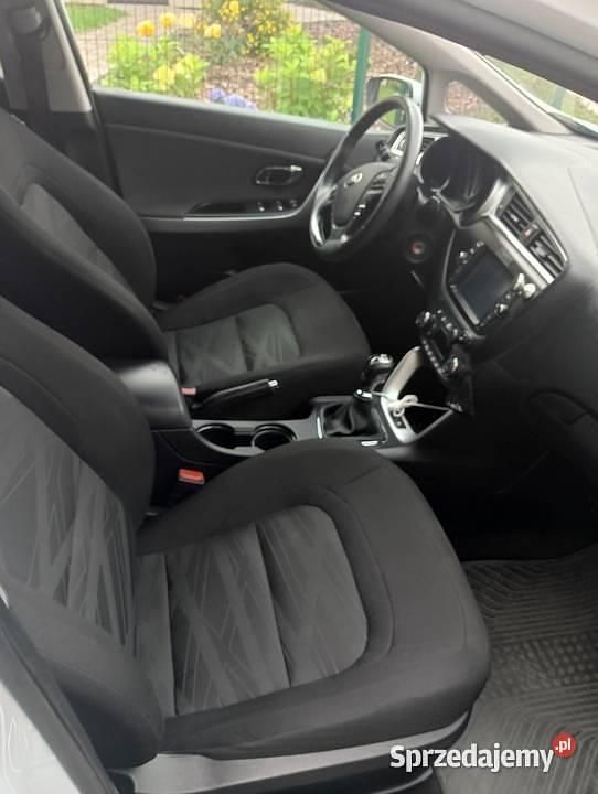 Używany Kia Ceed 2015 Biały Hatchback