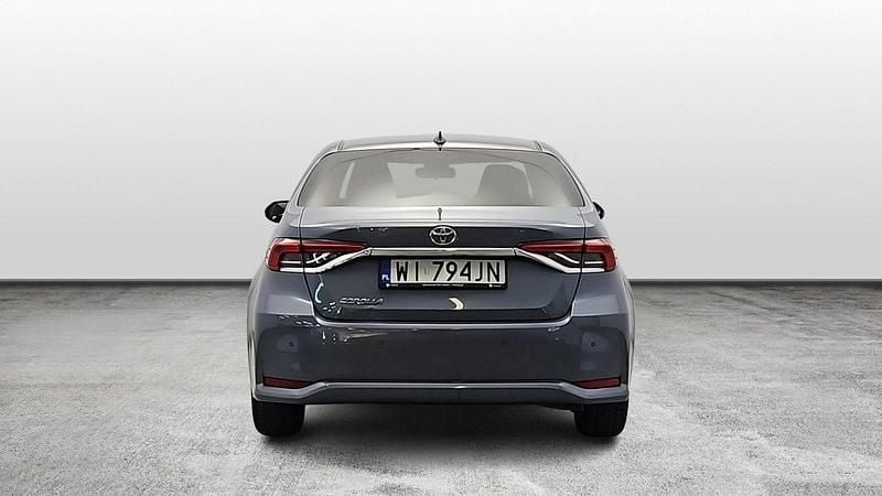 Używany Toyota Corolla Active 132 KM (97 kW) 2019 Niebieski Sedan/Limuzyna