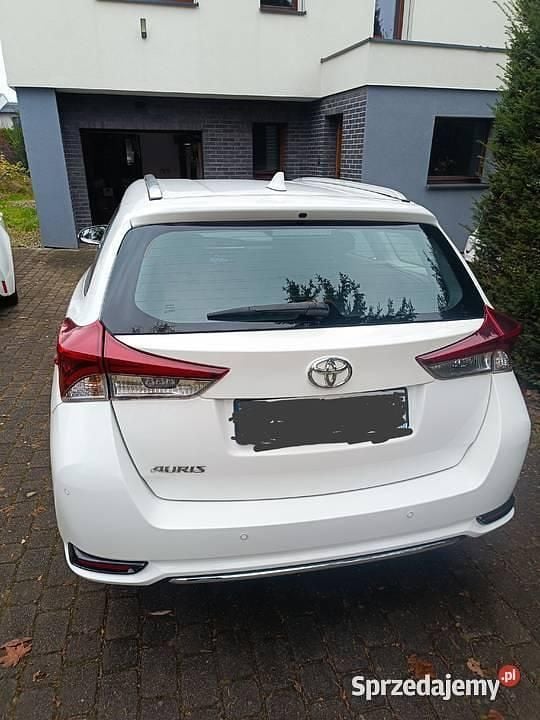 Używany Toyota Auris 132 KM (97 kW) 2018 Biały Kombi