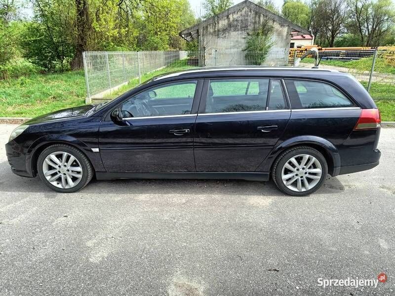 Granatowy Używany 2005 Opel Vectra Kombi | 7000 zł (Uczciwa cena) - Obraz 1/4