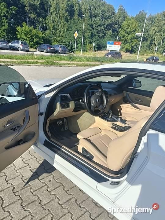 Biały Używany 2014 BMW 428 Coupe | 74 000 zł - Obraz 1/4