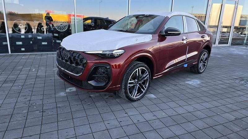Nowe Audi Q5 Sportback 204 KM (150 kW) 2025 Czerwony (metalik) SUV