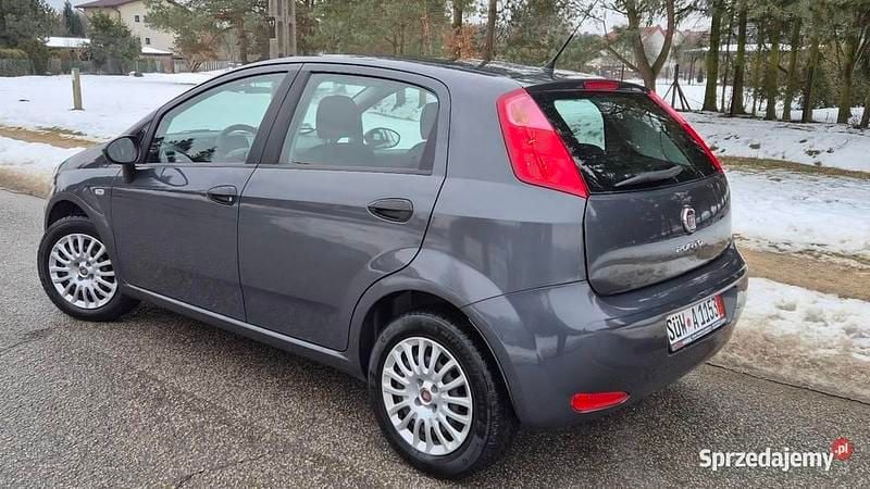 Szary Używany 2014 Fiat Punto Hatchback | 15 800 zł (Uczciwa cena) - Obraz 1/4