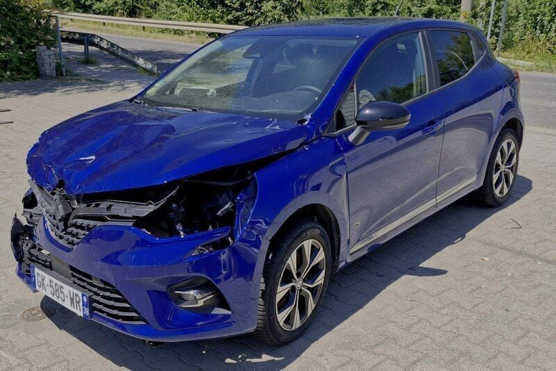Niebieski (metalik, perła) Używany 2022 Renault Clio V Hatchback | 15 800 zł - Obraz 1/4