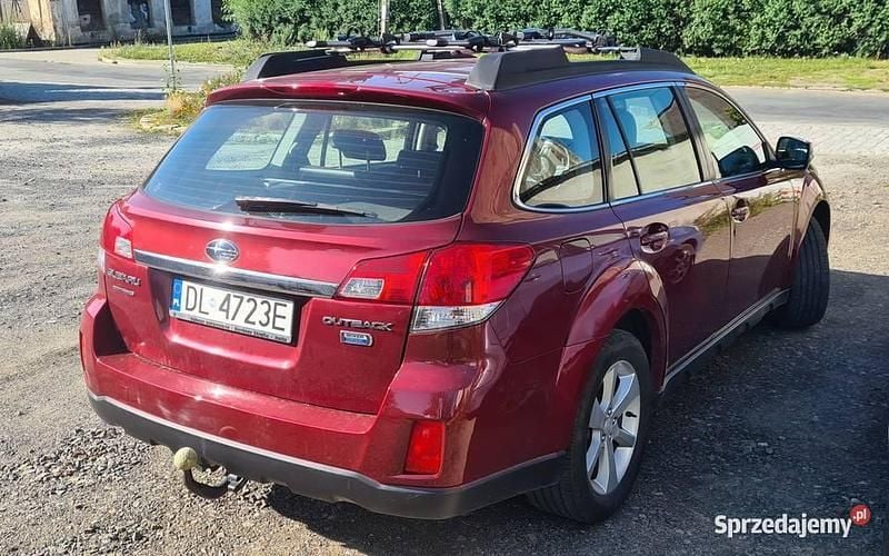 Bordowy Używany 2013 Subaru Outback Kombi | 33 000 zł - Obraz 1/4