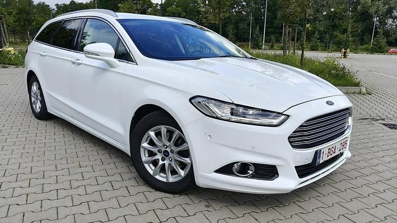 Biały (metalik, perła) Używany 2017 Ford Mondeo Kombi | 44 900 zł (Uczciwa cena) - Obraz 1/4
