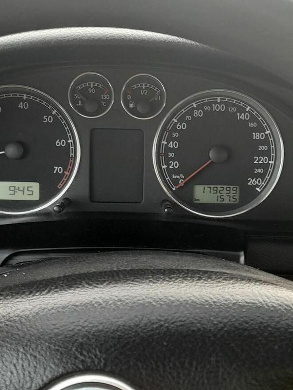 Używany VW Passat R 2002 Srebrny Kombi