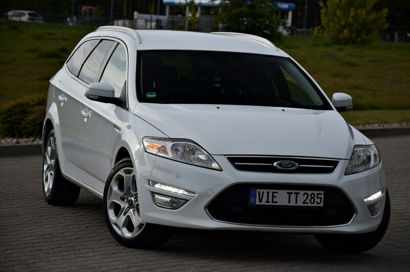 Biały (metalik, perła) Używany 2013 Ford Mondeo Kombi | 25 900 zł (Uczciwa cena) - Obraz 1/4