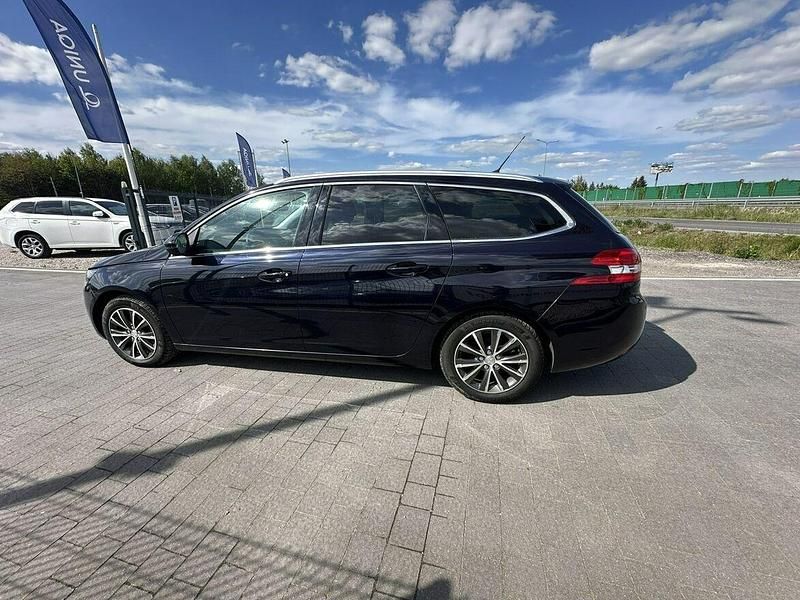Używany Peugeot 308 SW 130 KM (95 kW) 2016 Granatowy Kombi