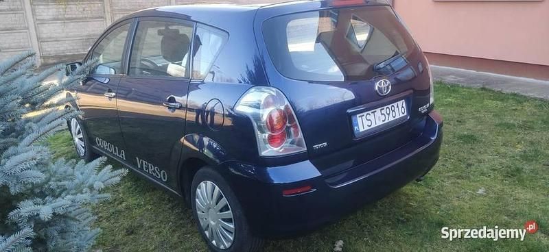 Używany Toyota Corolla 2004 Granatowy Kombi