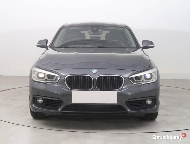 Używany BMW 118 136 KM (100 kW) 2017 Szary Hatchback