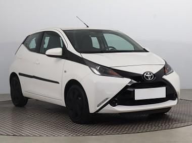 Biały Używany 2017 Toyota Aygo Hatchback | 35 999 zł (Dobra cena) - Obraz 1/4