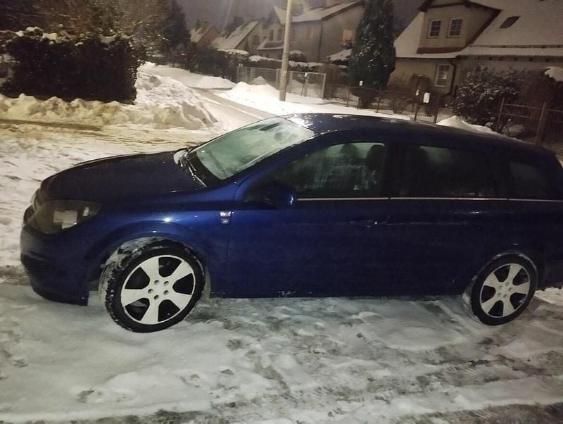 Używany Opel Astra Design Edition 2010 Niebieski Kombi