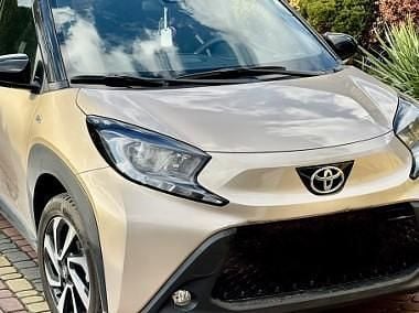 Używany Toyota Aygo X Style 72 KM (52 kW) 2024 Złoty SUV