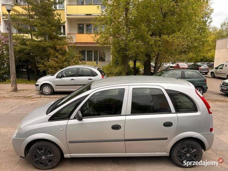 Szary Używany 2003 Opel Meriva Minivan | 5850 zł - Obraz 1/4