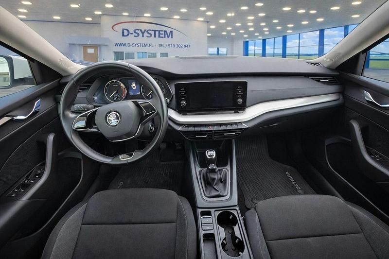 Używany Skoda Octavia 115 KM (84 kW) 2020 Biały Sedan/Limuzyna