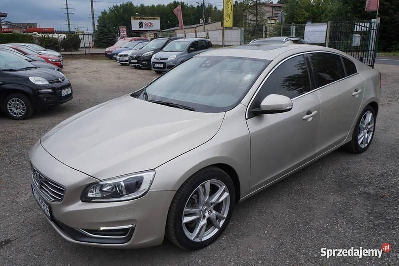 Beżowy Używany 2017 Volvo S60 Sedan/Limuzyna | 57 500 zł - Obraz 1/4