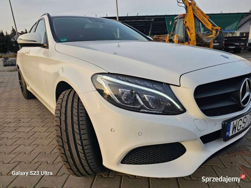 Biały Używany 2016 Mercedes C220 Kombi | 62 790 zł - Obraz 1/4