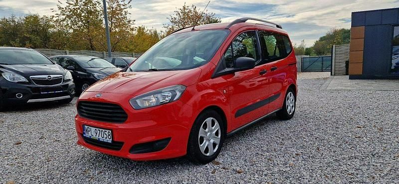 Używany Ford Tourneo Courier Trend 75 KM (55 kW) 2016 Czerwony Minivan