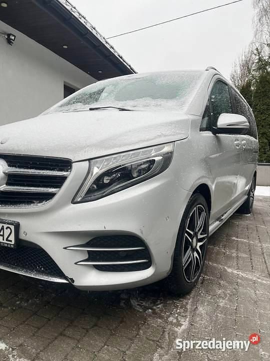 Używany Mercedes V250 2018 Srebrny Minivan