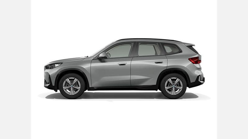 Używany BMW X1 Comfort Edition 136 KM (100 kW) 2024 Srebrny space metalizowany SUV