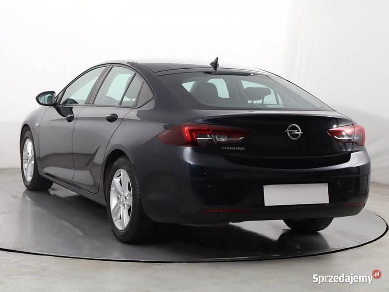 Używany Opel Insignia 165 KM (121 kW) 2019 Niebieski Hatchback